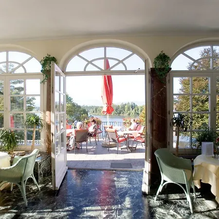 Gastehaus Schloss Abtsee 招待所